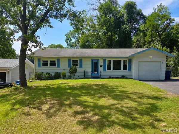 62 Bayview CT, Ferguson, MO 63135