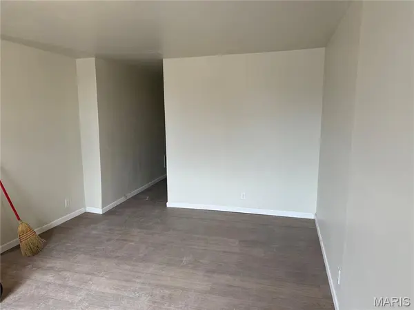 5735 Page BLVD, St Louis, MO 63112