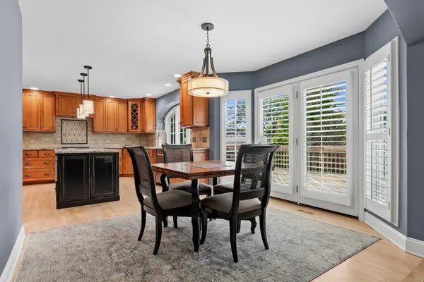 2211 Joyce LN, Naperville, IL 60564