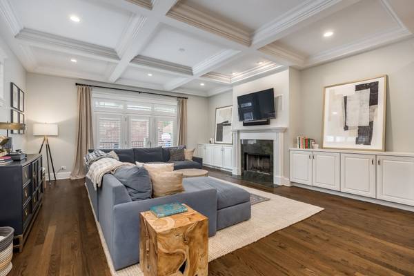 3416 N Leavitt ST, Chicago, IL 60618