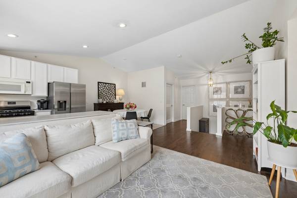 916 Enfield DR #5-A2, Northbrook, IL 60062