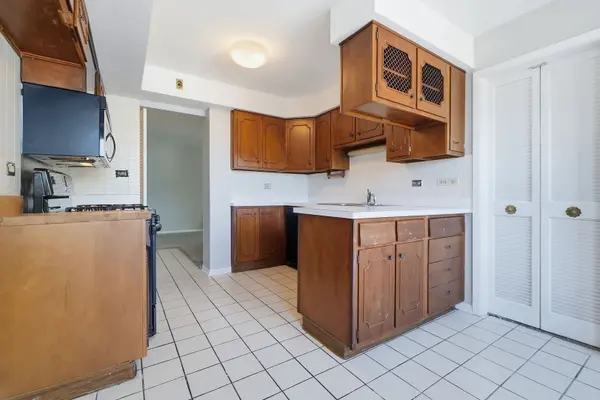 1535 Park AVE #401, River Forest, IL 60305