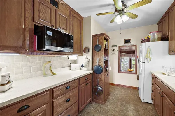 7725 Colorado ST, Hobart, IN 46410