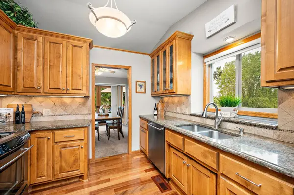 9303 Washburn AVE N, Brooklyn Park, MN 55444
