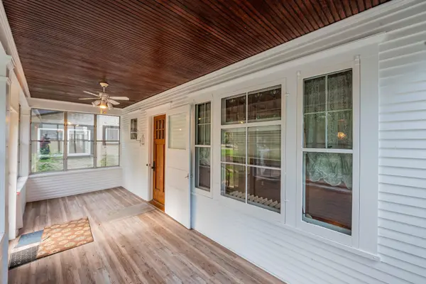 1537 Midway Pkwy, Saint Paul, MN 55108