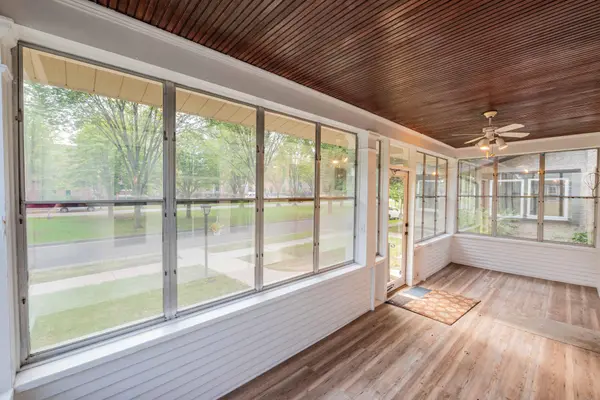 1537 Midway Pkwy, Saint Paul, MN 55108