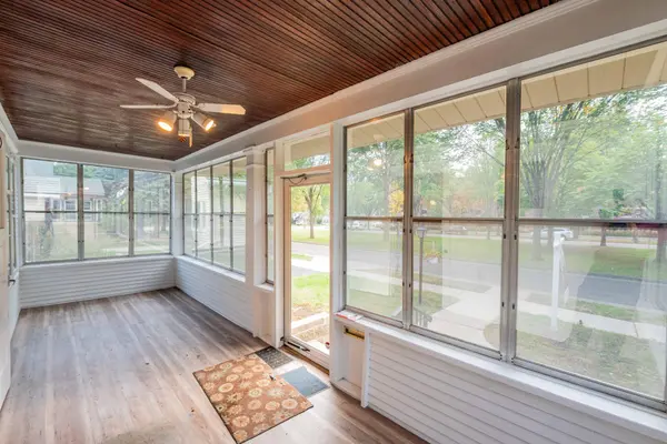 1537 Midway Pkwy, Saint Paul, MN 55108