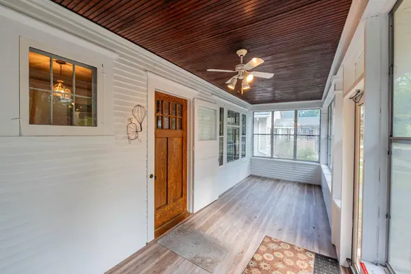 1537 Midway Pkwy, Saint Paul, MN 55108