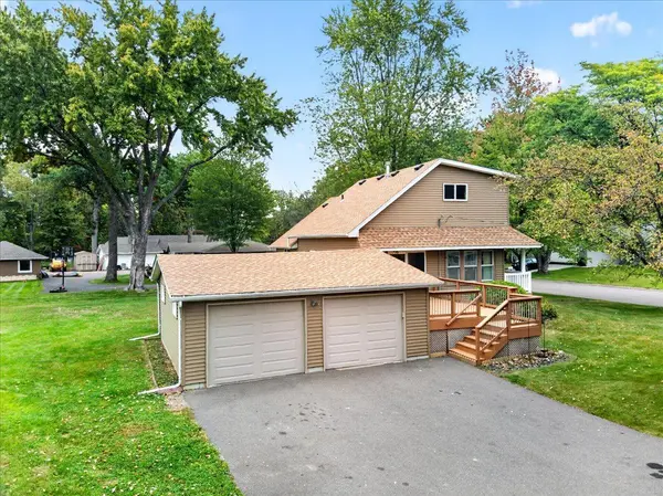 11800 Oak ST, Chisago City, MN 55013