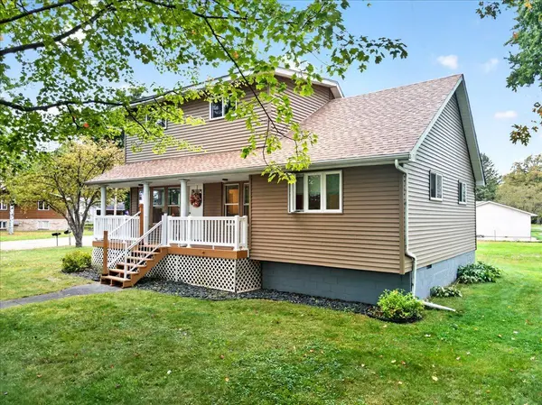 11800 Oak ST, Chisago City, MN 55013
