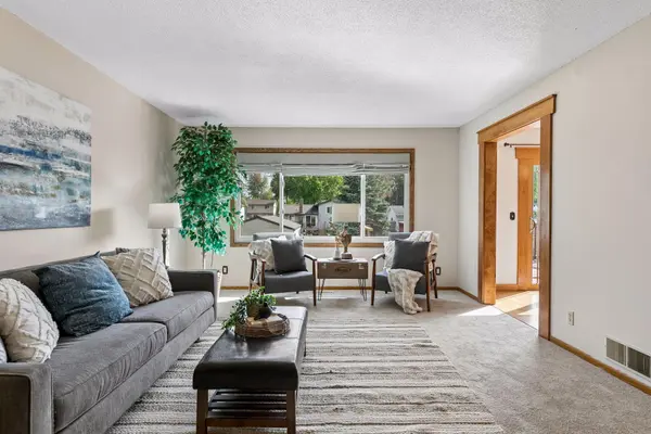 6364 Crosby AVE, Inver Grove Heights, MN 55076