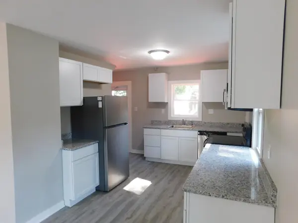 1885 Hawthorne AVE E, Saint Paul, MN 55119