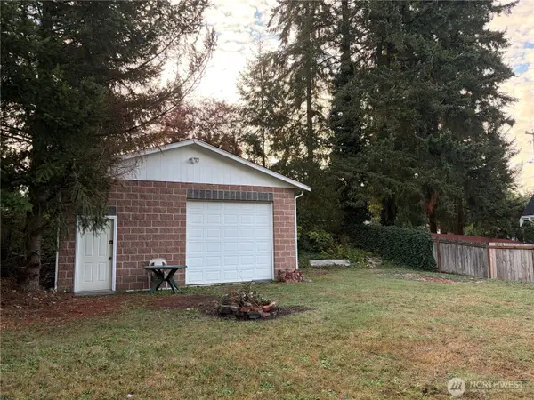 7226 192nd AVE E, Bonney Lake, WA 98391