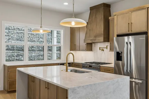 125 Shadow Springs Dr #125, Brentwood, TN 37027