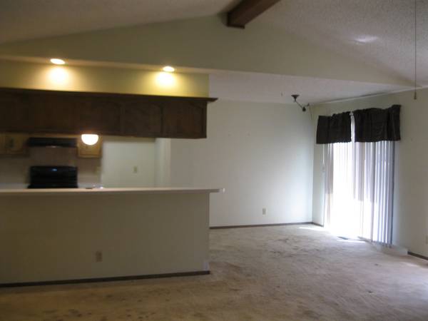 1820 S Griffith, Wichita, KS 67207