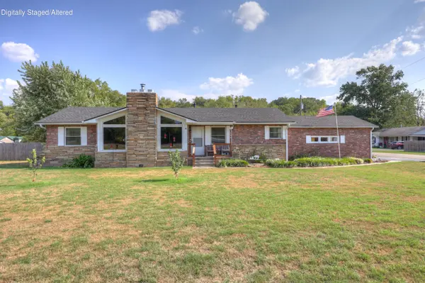 1606 Frisco ST, Seneca, MO 64865