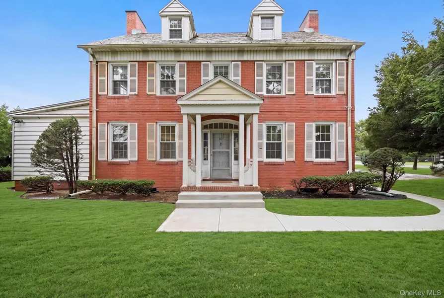 45 Tennyson AVE, Westbury, NY 11590