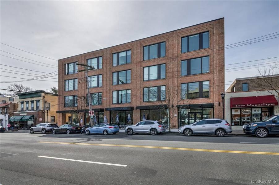 110 Chatsworth AVE #304, Larchmont, NY 10538