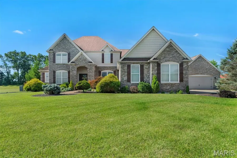 11090 Stonebridge LN, Wentzville, MO 63385