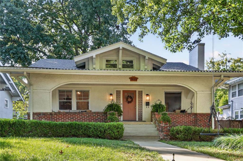 5828 Oak ST, Kansas City, MO 64113