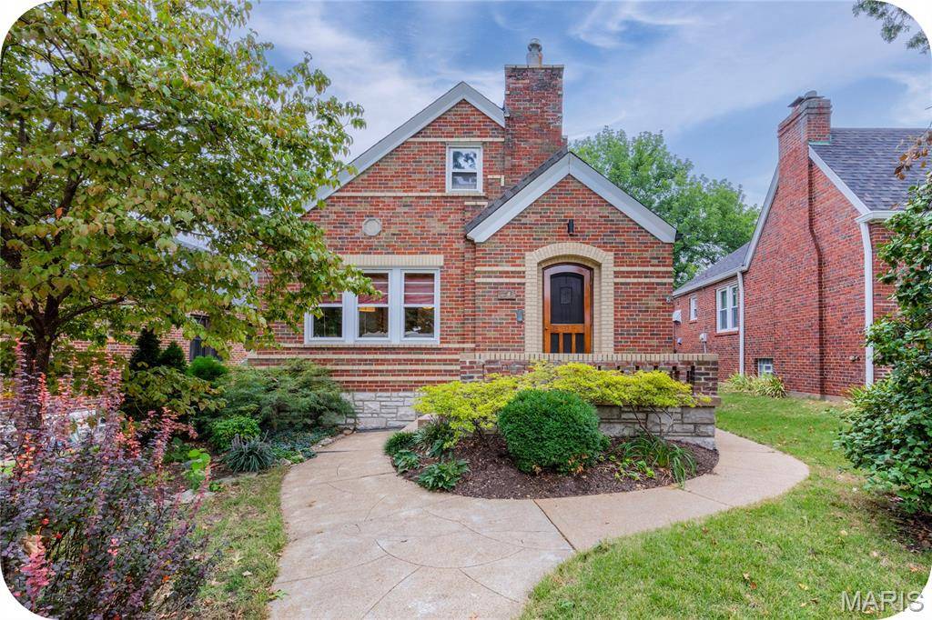 6743 Devonshire AVE, St Louis, MO 63109