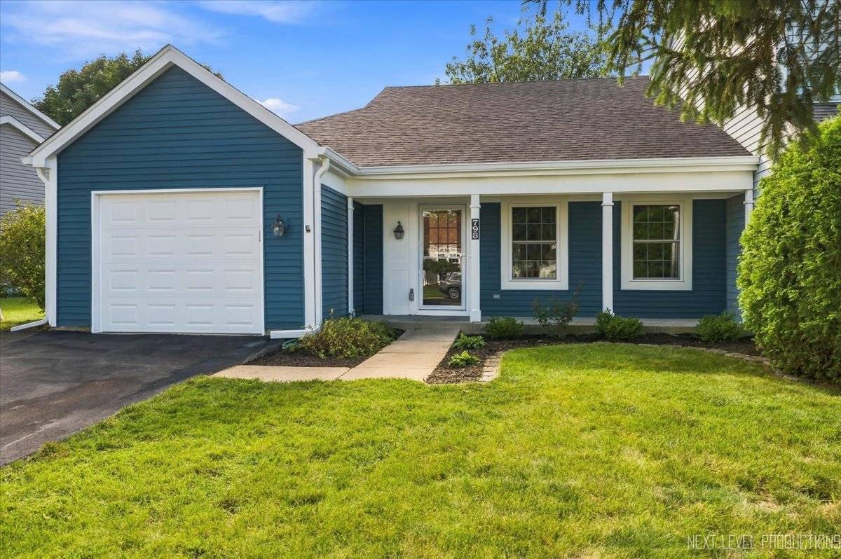 798 STANFORD LN, Carol Stream, IL 60188