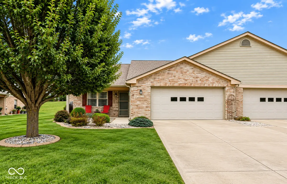 94 W Wind Chime CIR, Greenwood, IN 46143