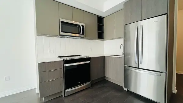 25 Holly ST #702, Toronto C10, ON M4S 0E3