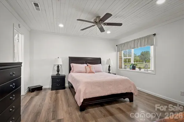 3034 Heffner PL, Hudson, NC 28638