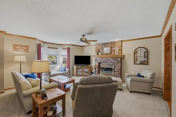 2125 NW 13th ST, Blue Springs, MO 64015