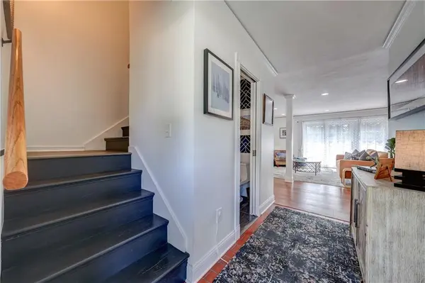 7615 Johnson DR, Overland Park, KS 66202