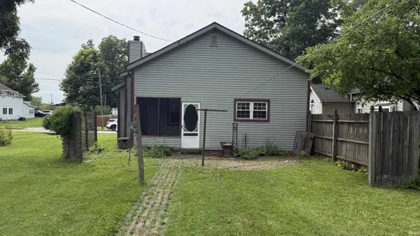 2414 S Vine ST, Yorktown, IN 47396