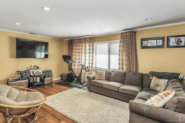 782 Norman DR, North Bellmore, NY 11710