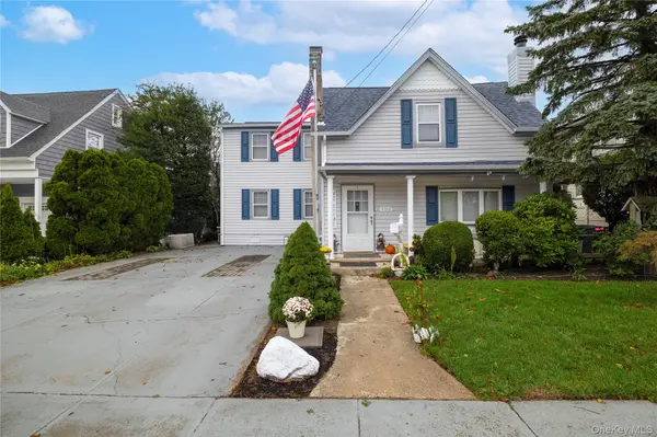 105 Wicks LN, Malverne, NY 11565