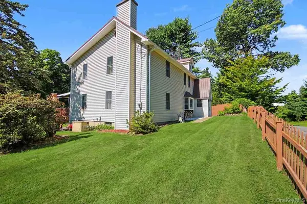 79 Lower Granite RD, Kerhonkson, NY 12446