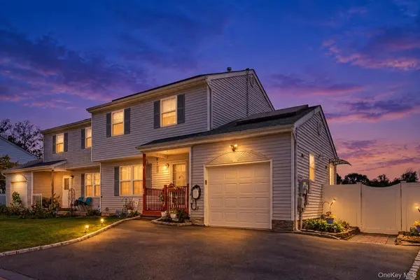 39 Elm ST, Central Islip, NY 11722