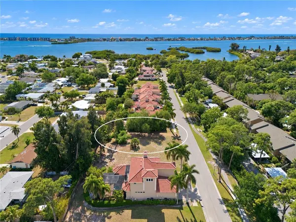 1740 ASSISI DR, Sarasota, FL 34231