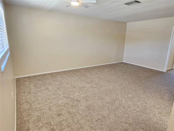 245 CENTER RD #211, Venice, FL 34285
