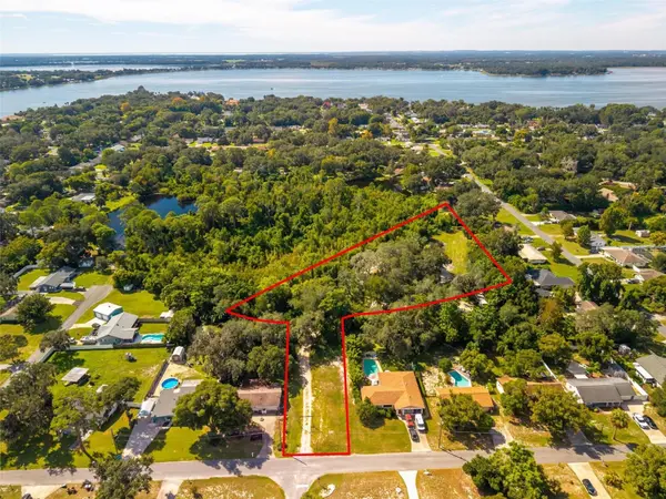 696 N SUNSET DR, Mount Dora, FL 32757