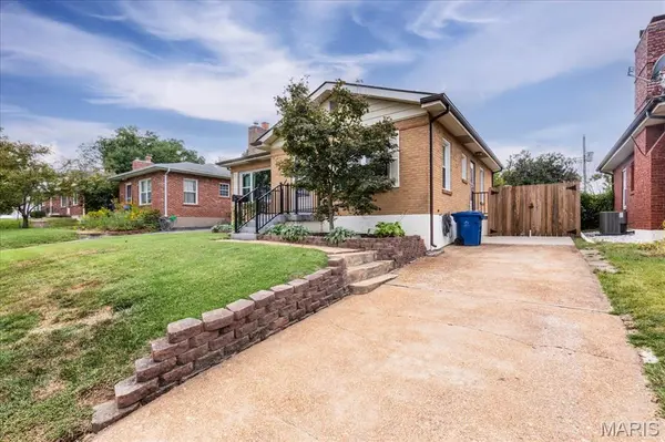 9337 Radio DR, Affton, MO 63123
