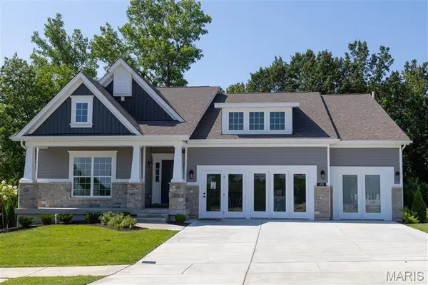 100 Cedarstone DR, Dardenne Prairie, MO 63368