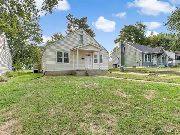 458 N Library ST, Waterloo, IL 62298