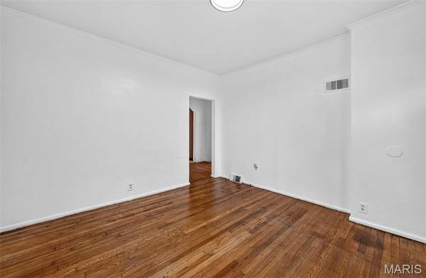 4452 S Spring AVE, St Louis, MO 63116