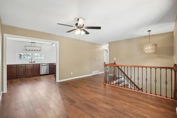 1517 4th AVE, Camanche, IA 52730