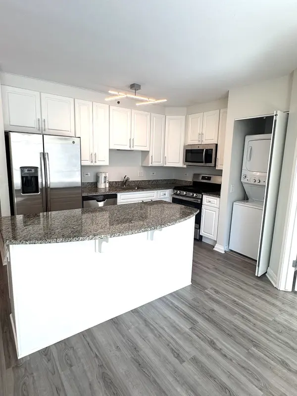 33 W Ontario ST #24C, Chicago, IL 60654