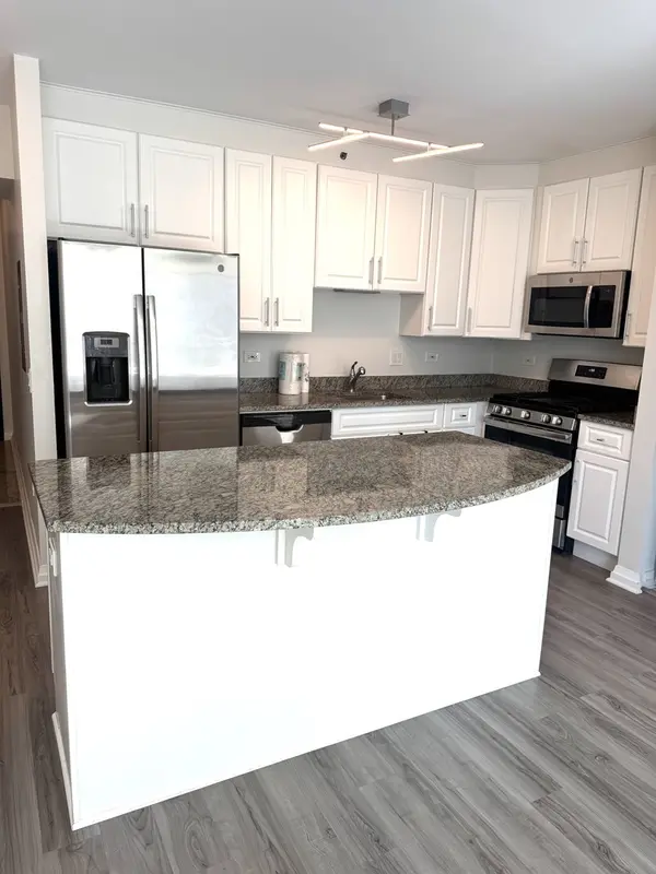 33 W Ontario ST #24C, Chicago, IL 60654