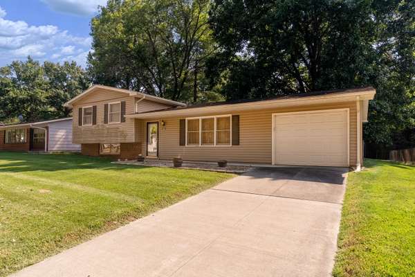 1815 W Freeman ST, Carbondale, IL 62901