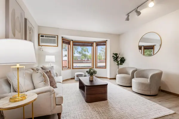 2425 E Franklin AVE #205, Minneapolis, MN 55406