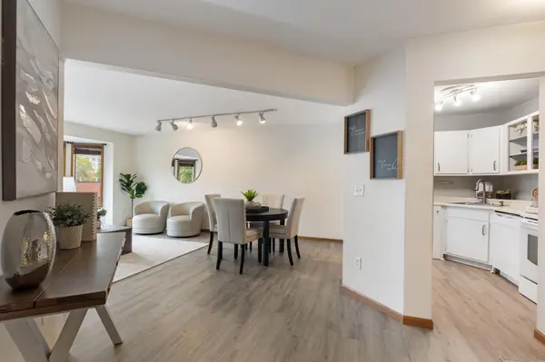 2425 E Franklin AVE #205, Minneapolis, MN 55406
