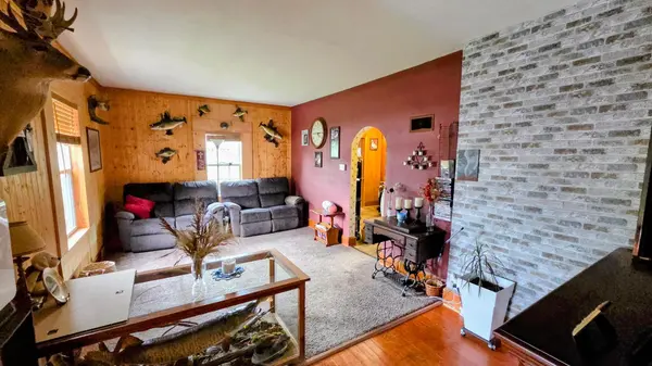 210 Snure ST, Lakefield, MN 56150